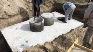 Montáž betonové žumpy